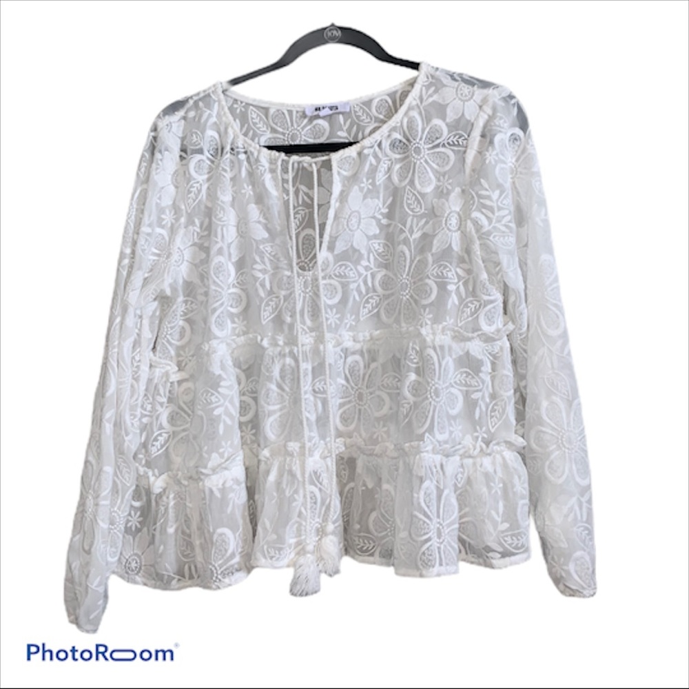 BB Dakota Sheer White Floral Top Size Large